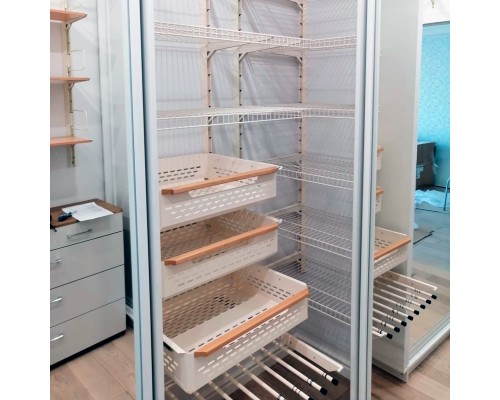 Гардеробная система с перфорированными полками